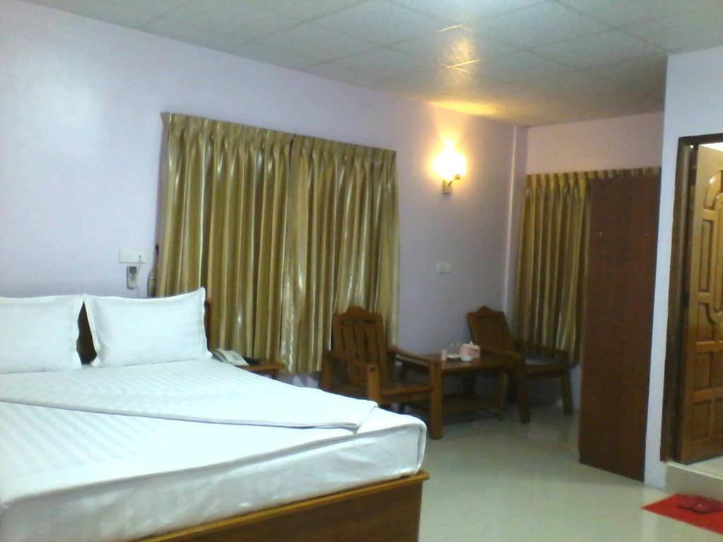 Aung Tha Pyay Hotel 3 Rangoon Værelse billede